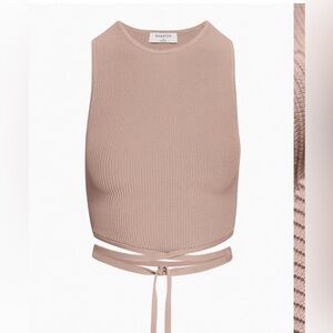 Aritzia- Babaton
BAKER SCULPT KNIT TANK
Color: KASHA TAUPE
Size: M